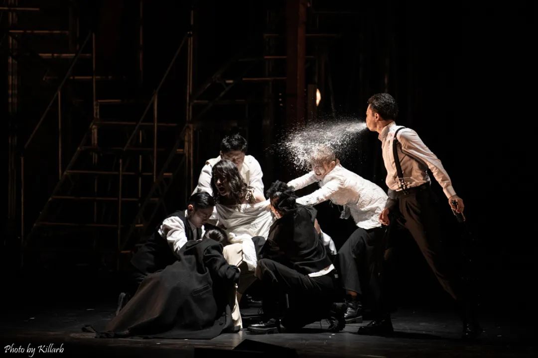 《红与黑》天下首演在非凡国际剧院乐成落幕 2022天下巡演盛大启航_非凡国际|文化金融|艺术教育|文化旅游